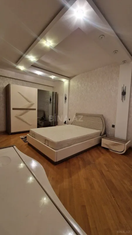 Kirayə verilir 3 otaqlı mənzil 118 m²