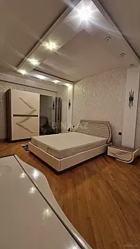 Kirayə verilir 3 otaqlı mənzil 118 m²