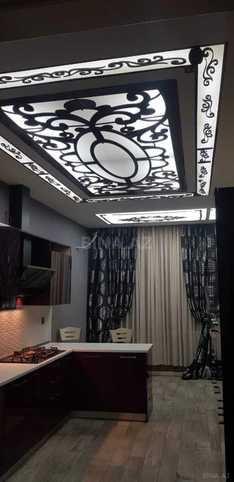 Satılır 4 otaqlı mənzil 180 m²