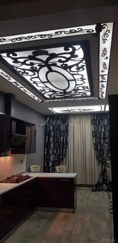 Satılır 4 otaqlı mənzil 180 m²