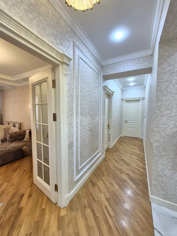 Satılır 3 otaqlı mənzil 147 m²