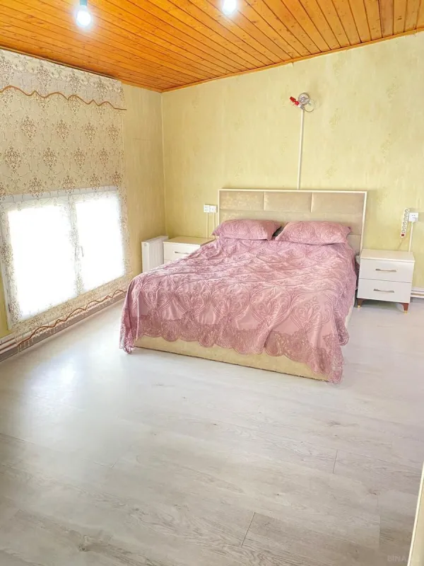 Kirayə verilir 2 otaqlı mənzil 90 m²