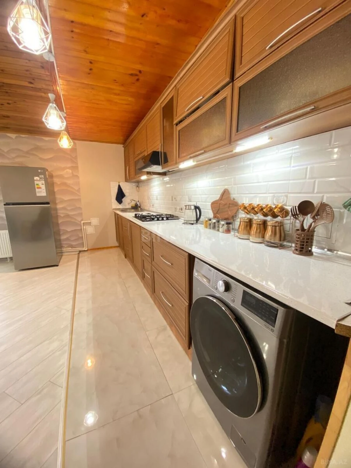 Kirayə verilir 2 otaqlı mənzil 90 m²