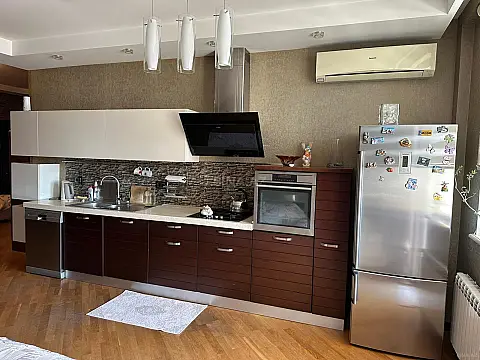 Kirayə verilir 4 otaqlı mənzil 120 m²