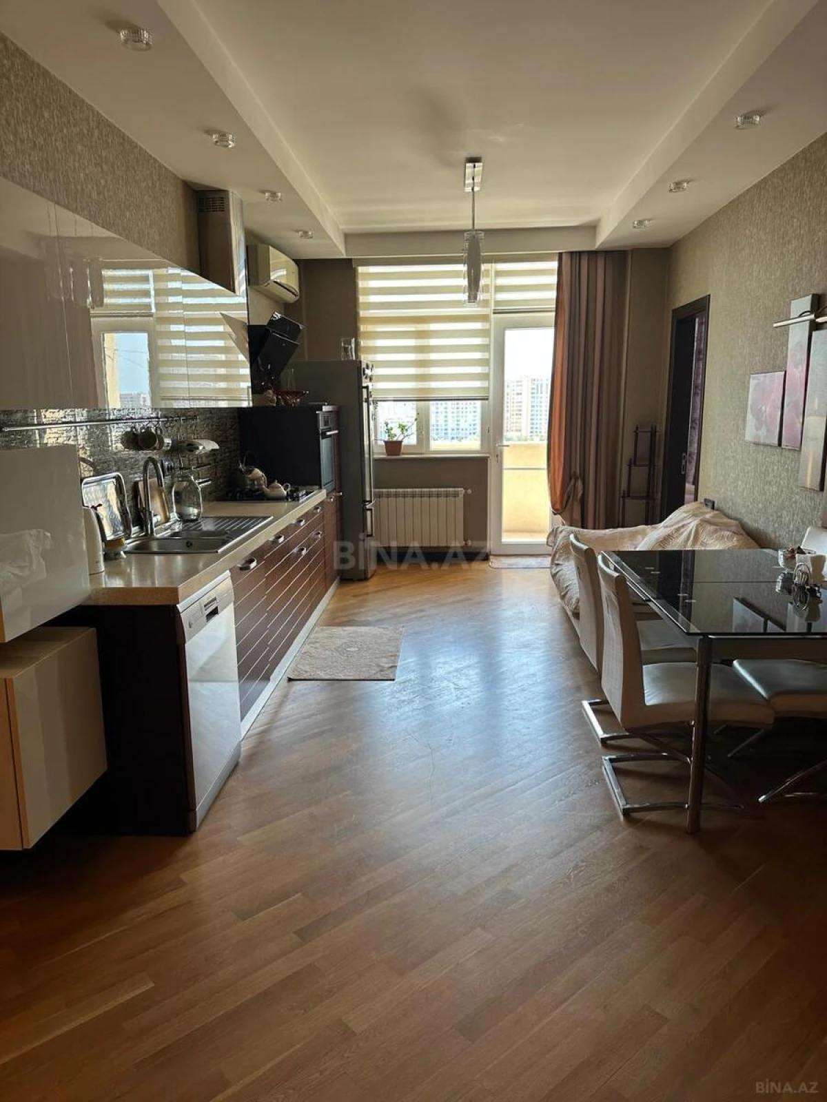 Kirayə verilir 4 otaqlı mənzil 120 m²