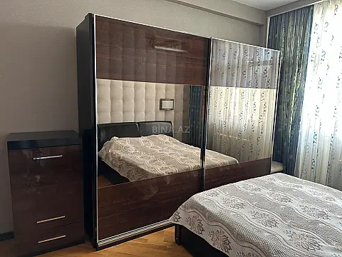 Kirayə verilir 4 otaqlı mənzil 120 m²