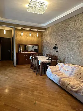 Kirayə verilir 4 otaqlı mənzil 120 m²