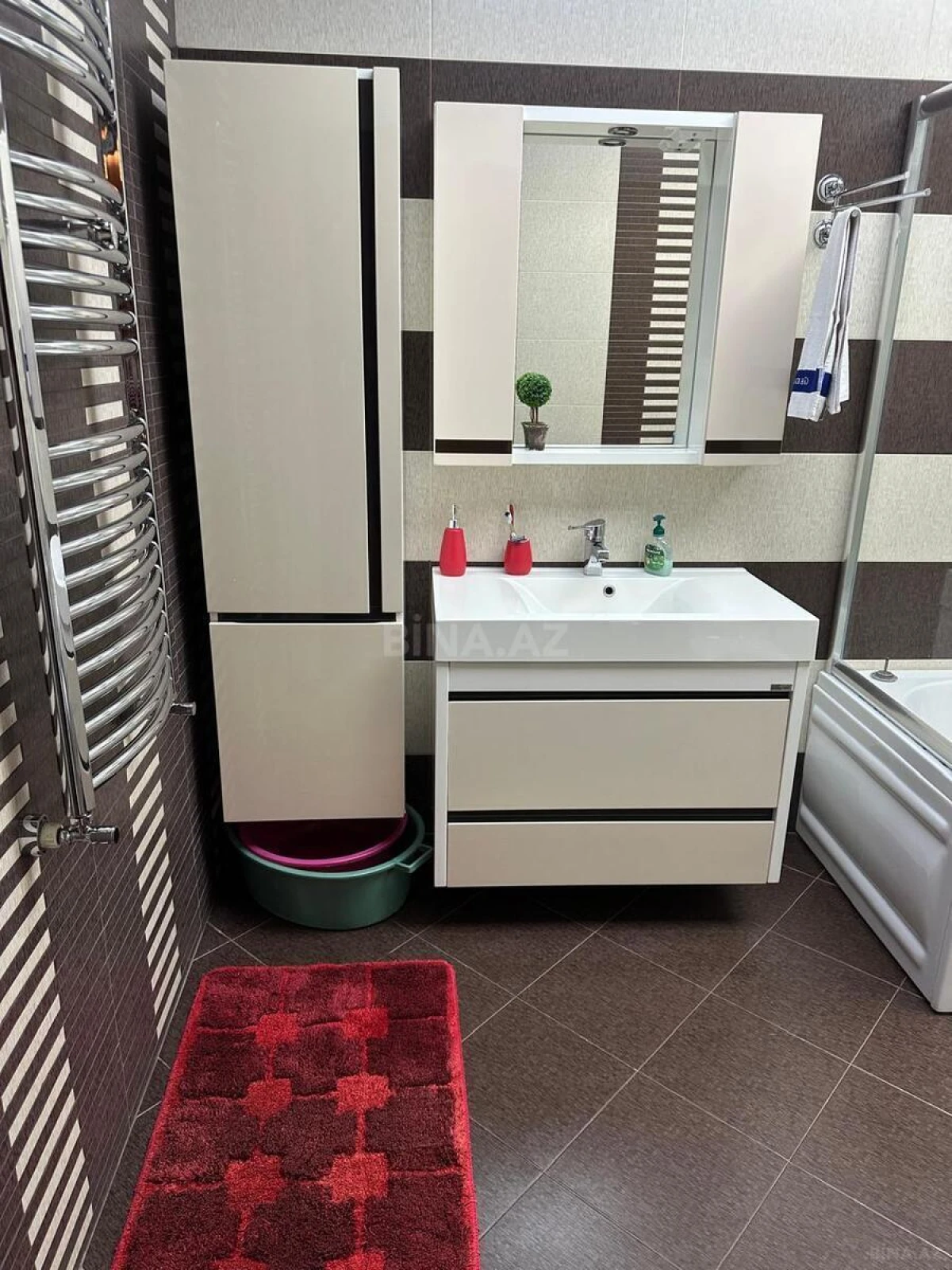 Kirayə verilir 4 otaqlı mənzil 120 m²