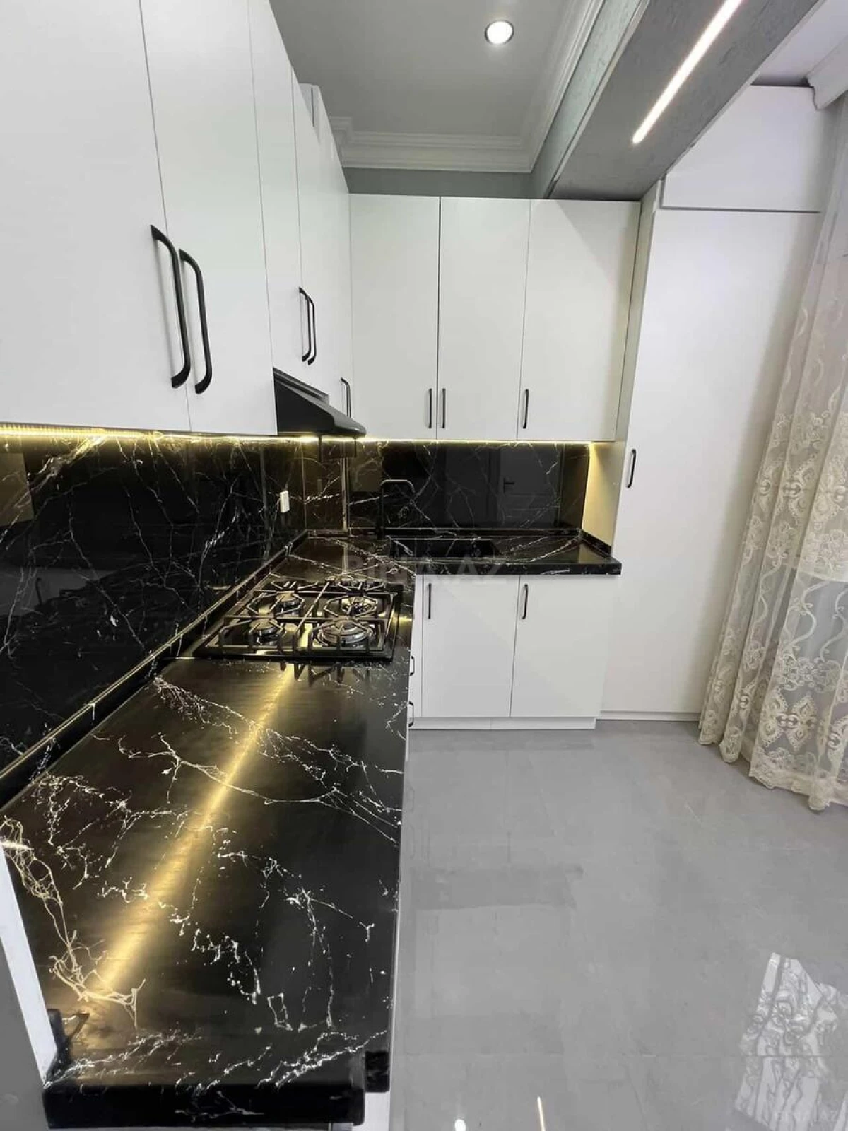 Satılır 2 otaqlı mənzil 65 m²