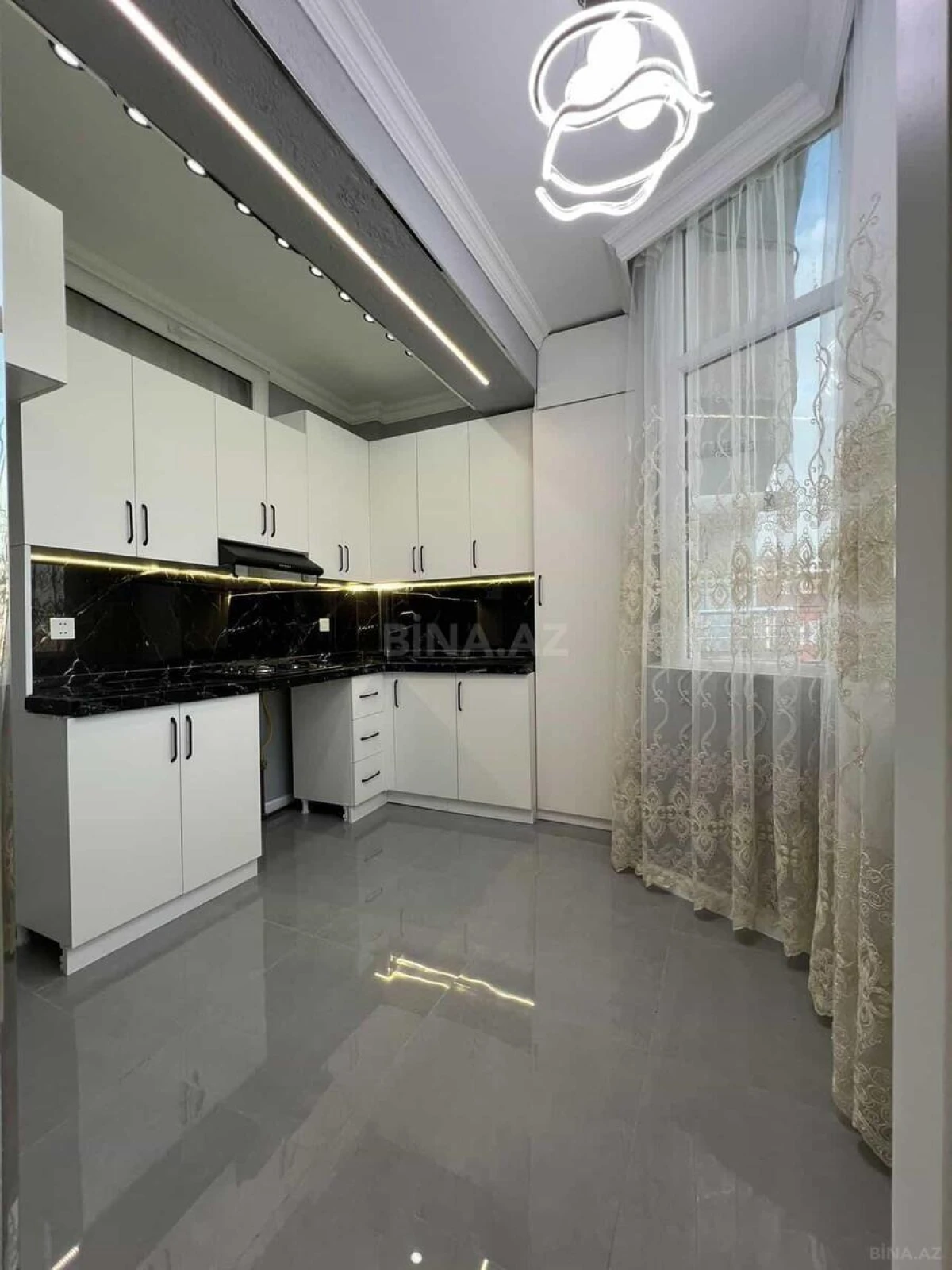 Satılır 2 otaqlı mənzil 65 m²