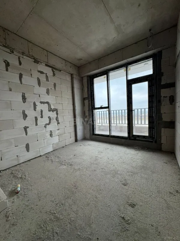 Satılır 3 otaqlı mənzil 139.6 m²