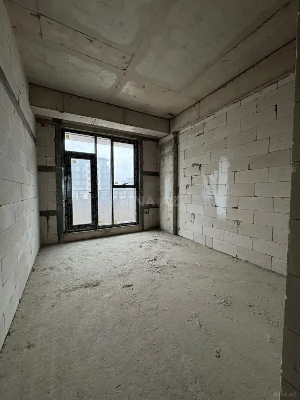 Satılır 3 otaqlı mənzil 139.6 m²