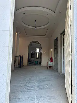 Satılır 8 otaqlı həyət evi 450 m²
