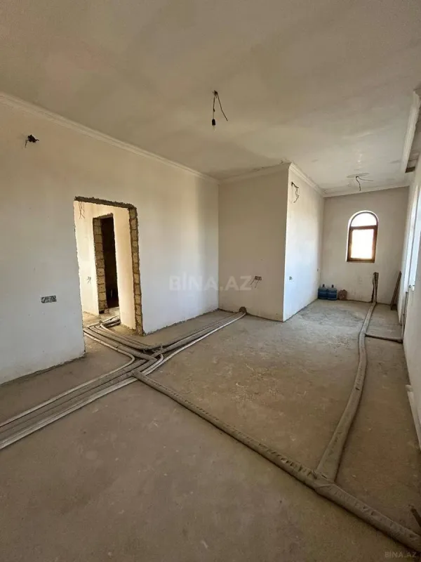 Satılır 8 otaqlı həyət evi 450 m²