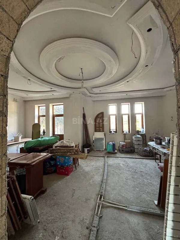 Satılır 8 otaqlı həyət evi 450 m²