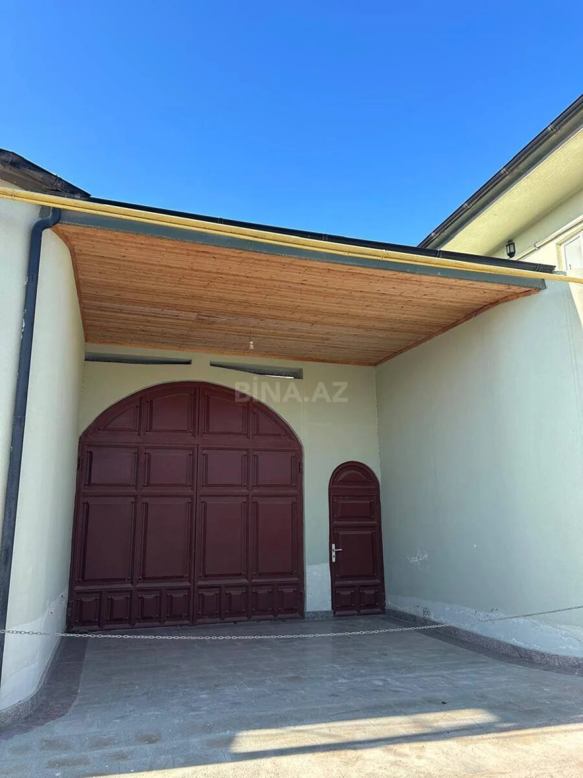 Satılır 8 otaqlı həyət evi 450 m²