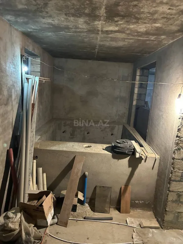 Satılır 8 otaqlı həyət evi 450 m²