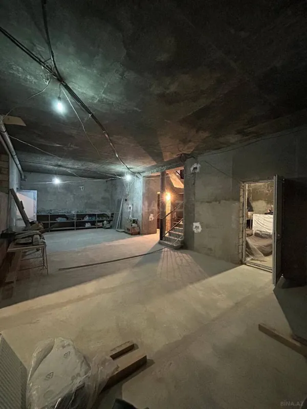 Satılır 8 otaqlı həyət evi 450 m²