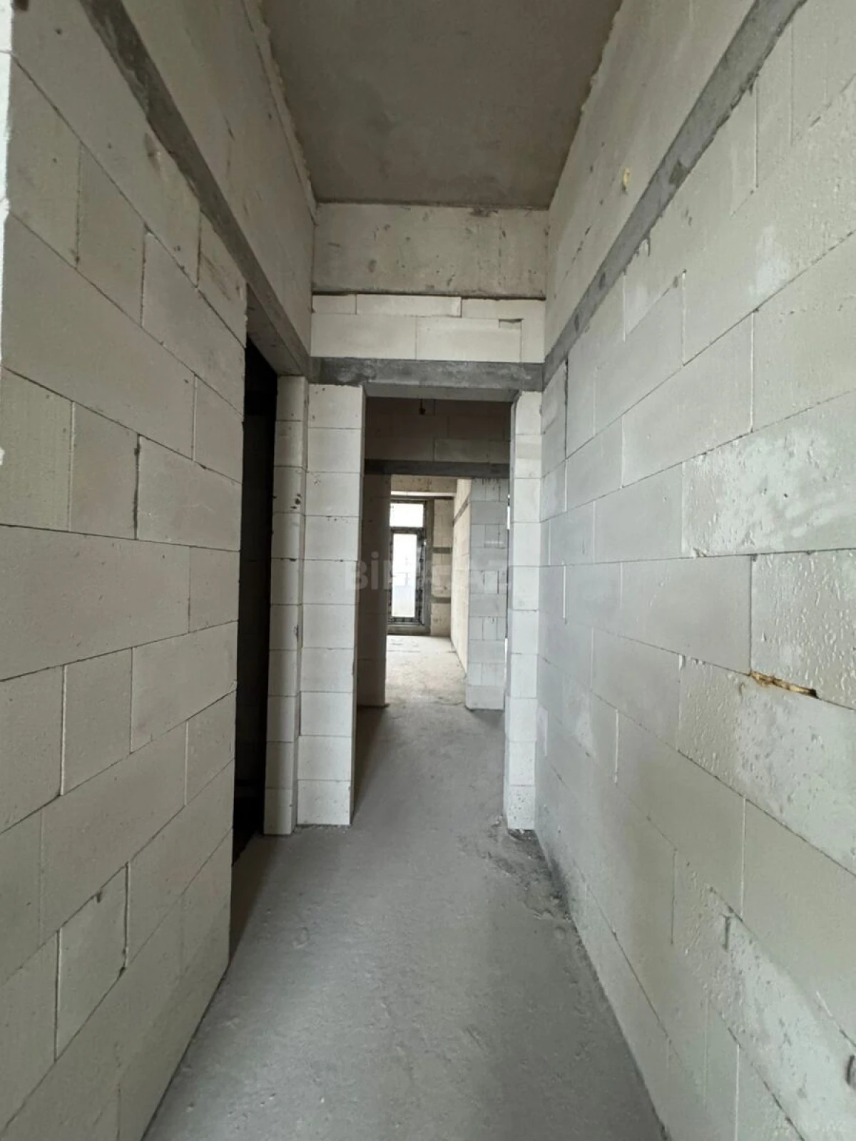 Satılır 3 otaqlı mənzil 140.2 m²