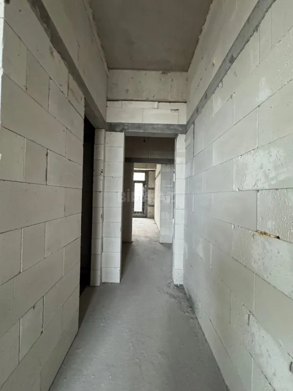 Satılır 3 otaqlı mənzil 140.2 m²