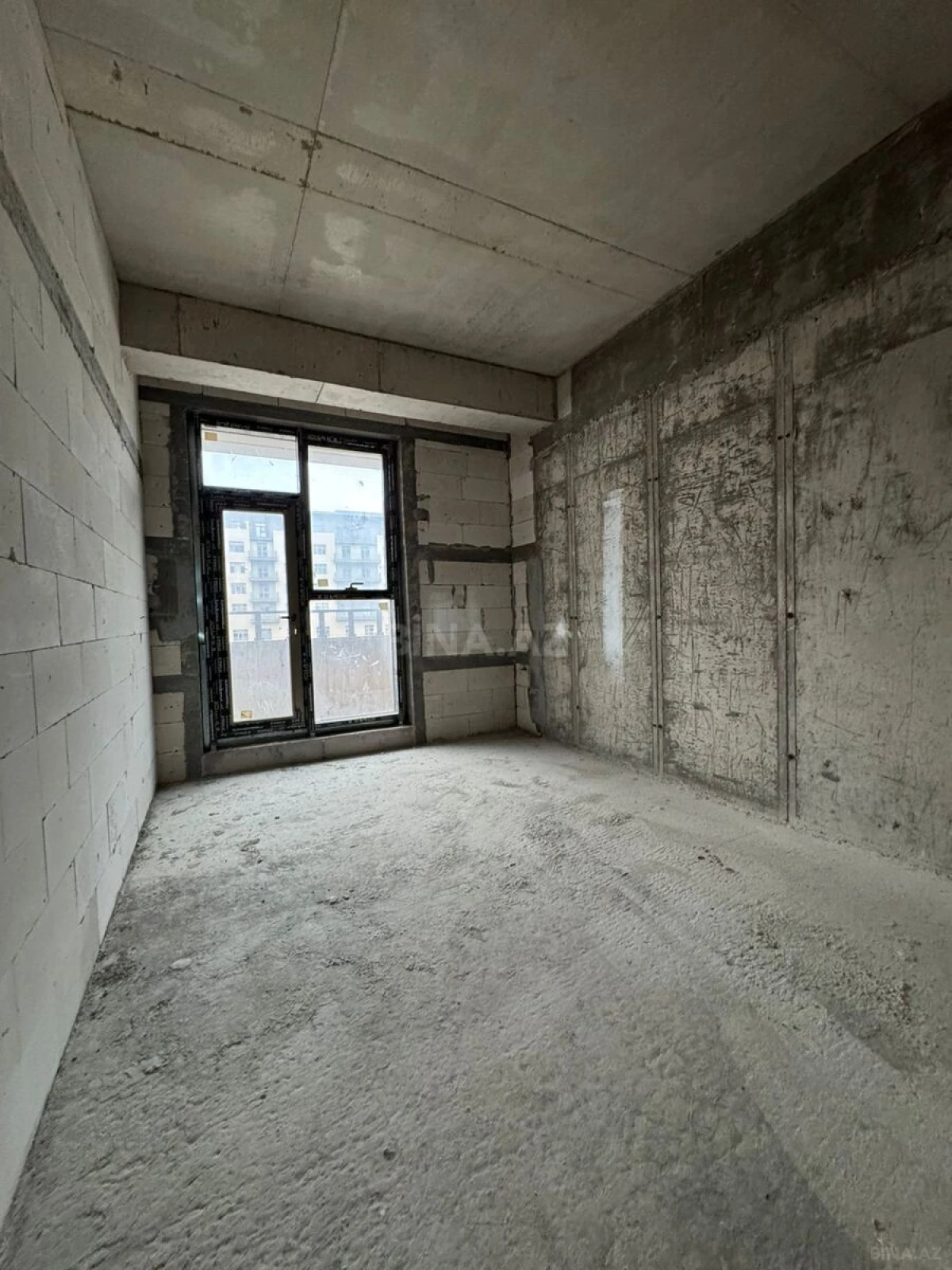 Satılır 3 otaqlı mənzil 140.2 m²