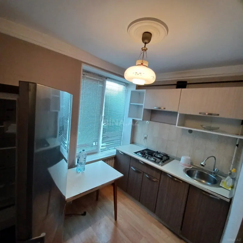 Kirayə verilir 2 otaqlı mənzil 45 m²