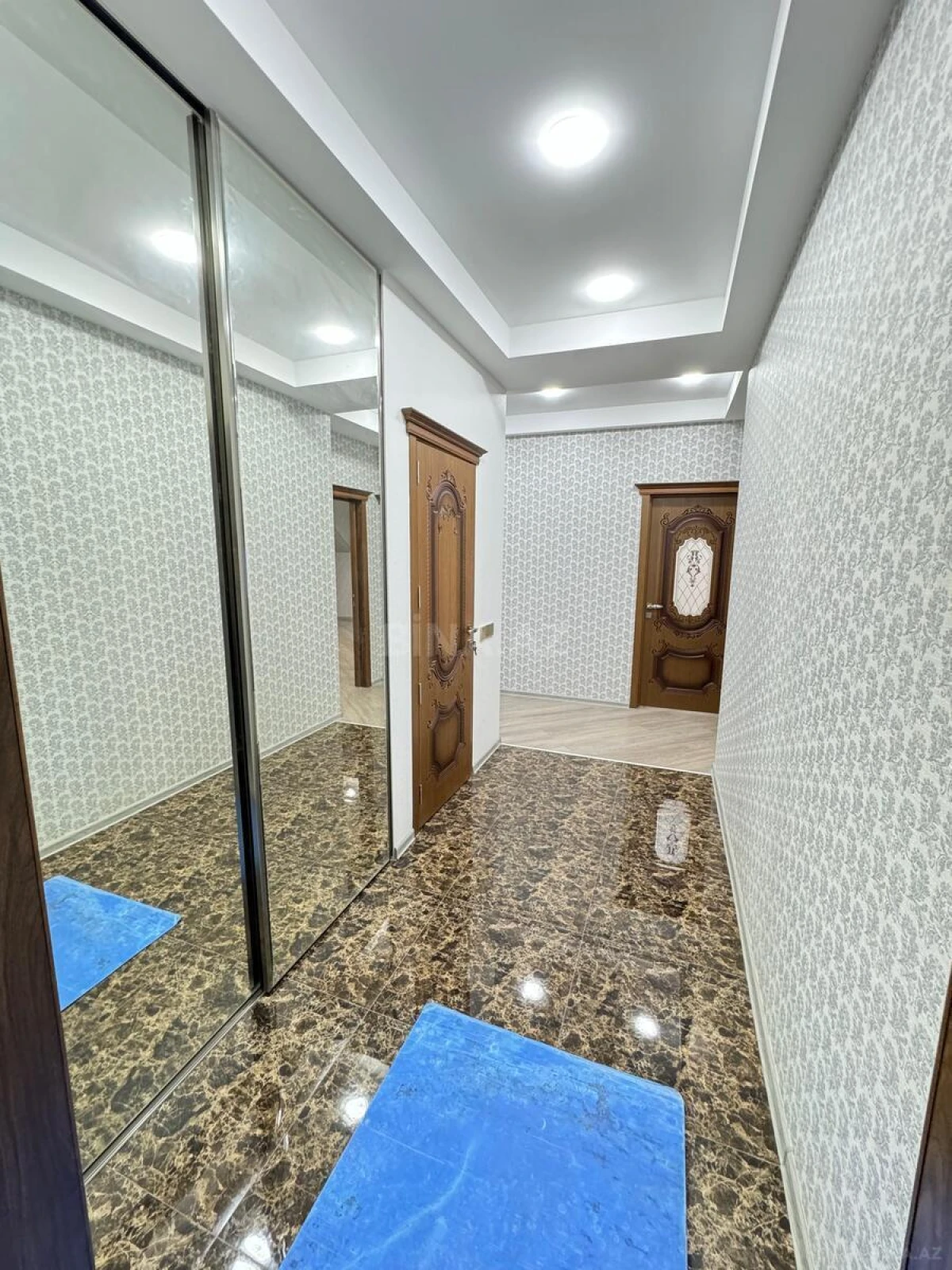 Satılır 4 otaqlı mənzil 145 m²