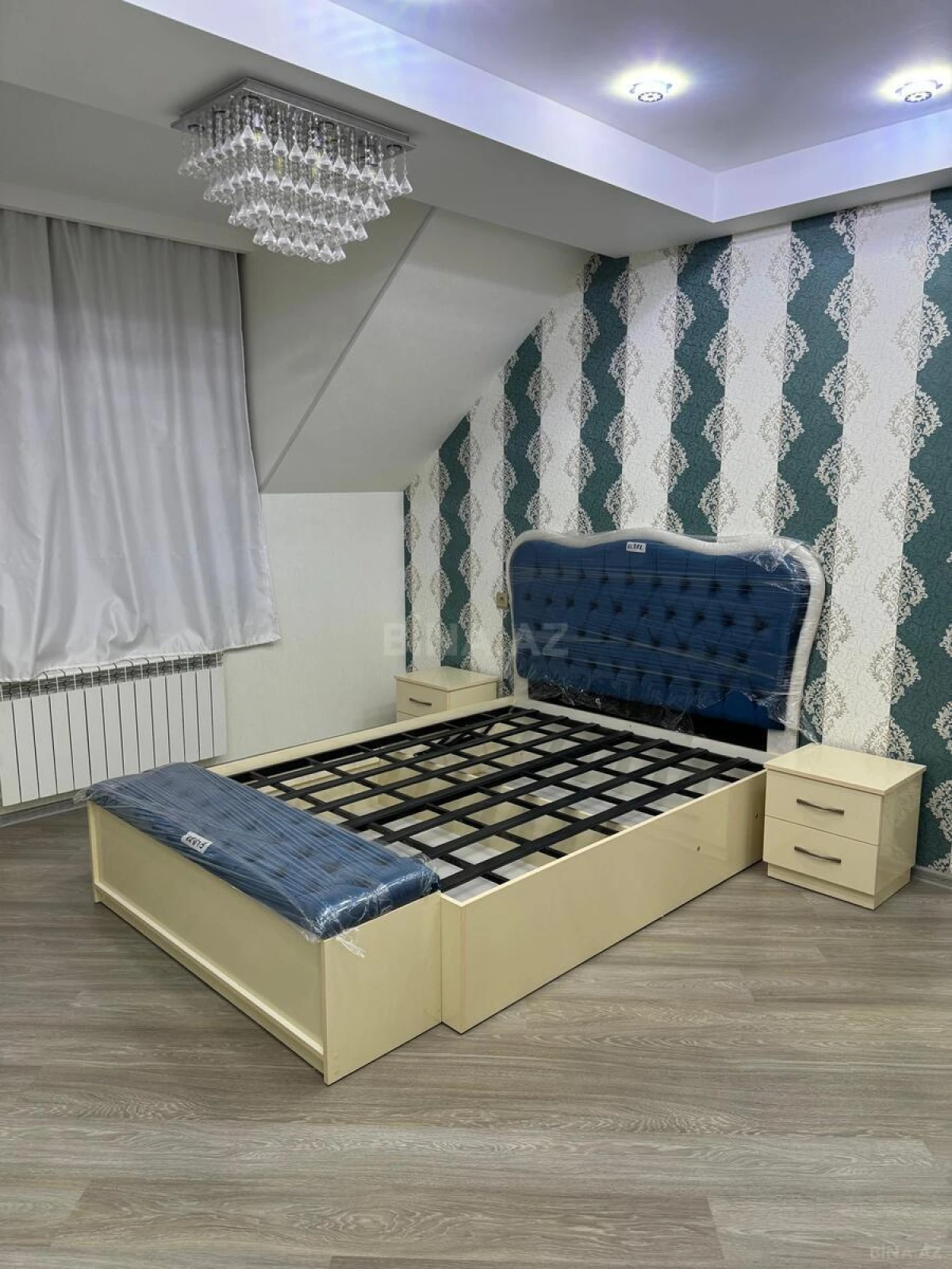 Satılır 4 otaqlı mənzil 145 m²