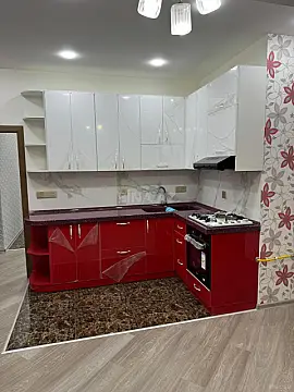Satılır 4 otaqlı mənzil 145 m²