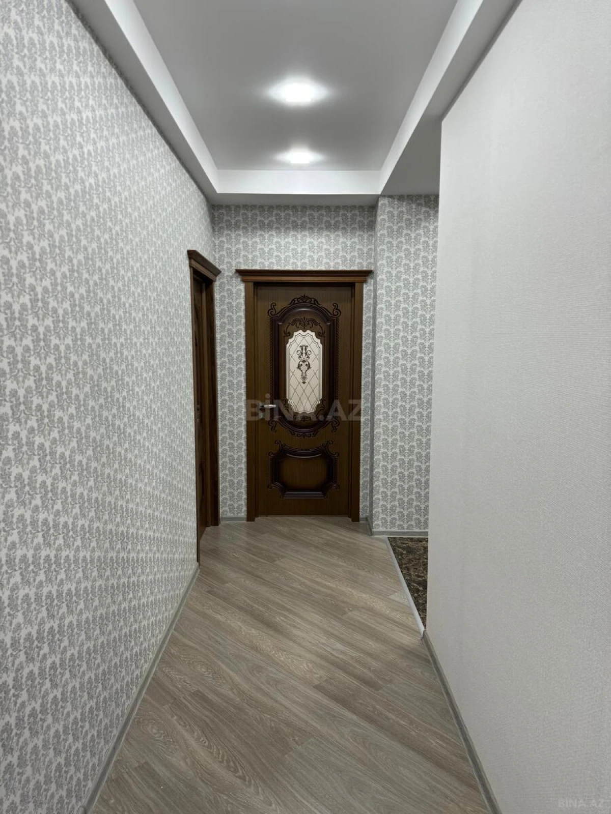 Satılır 4 otaqlı mənzil 145 m²