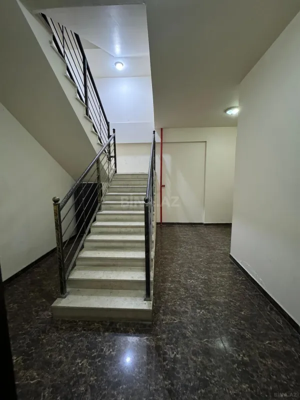 Satılır 4 otaqlı mənzil 145 m²
