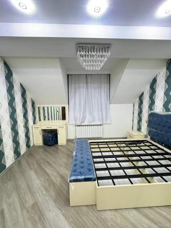 Satılır 4 otaqlı mənzil 145 m²