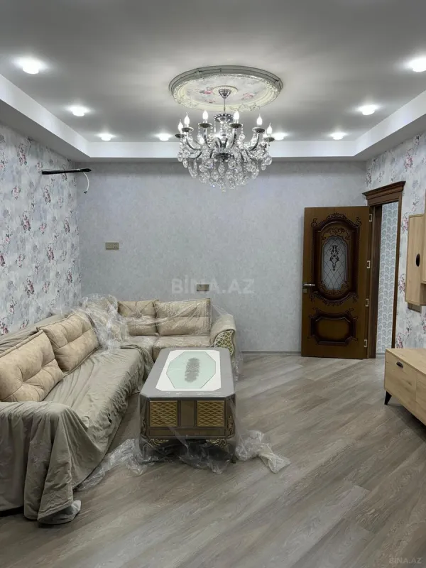 Satılır 4 otaqlı mənzil 145 m²