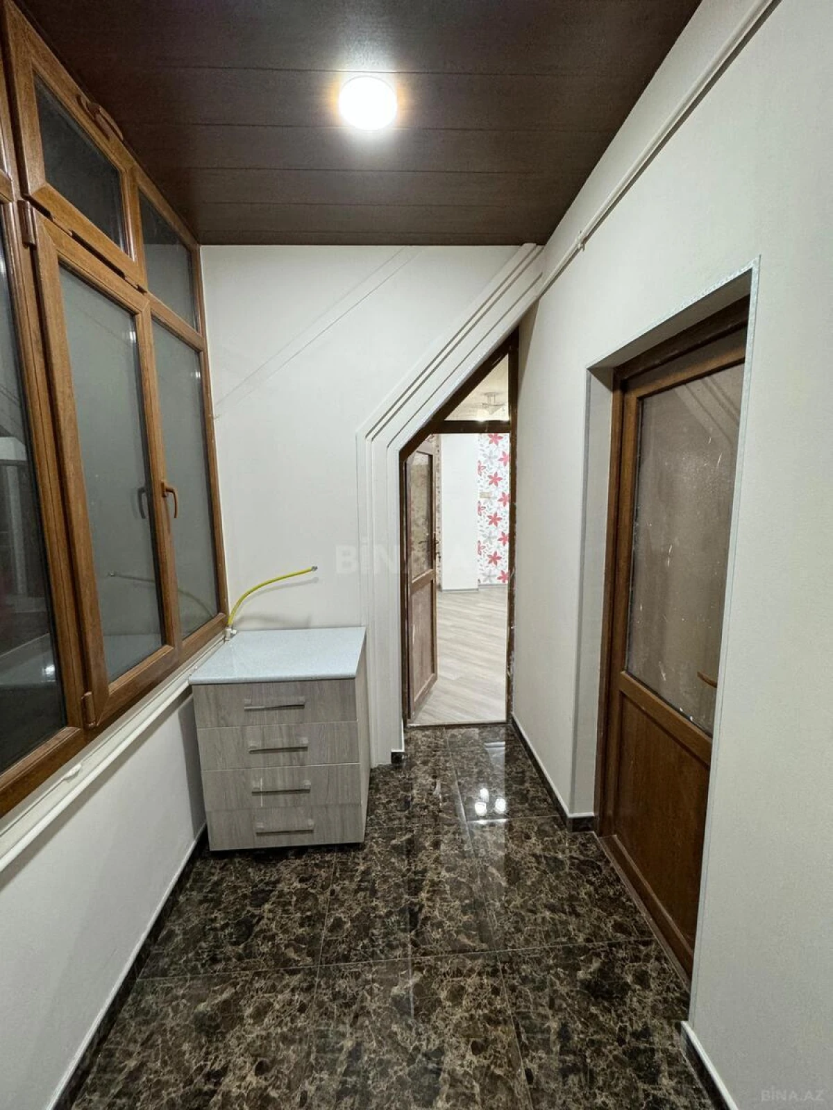 Satılır 4 otaqlı mənzil 145 m²