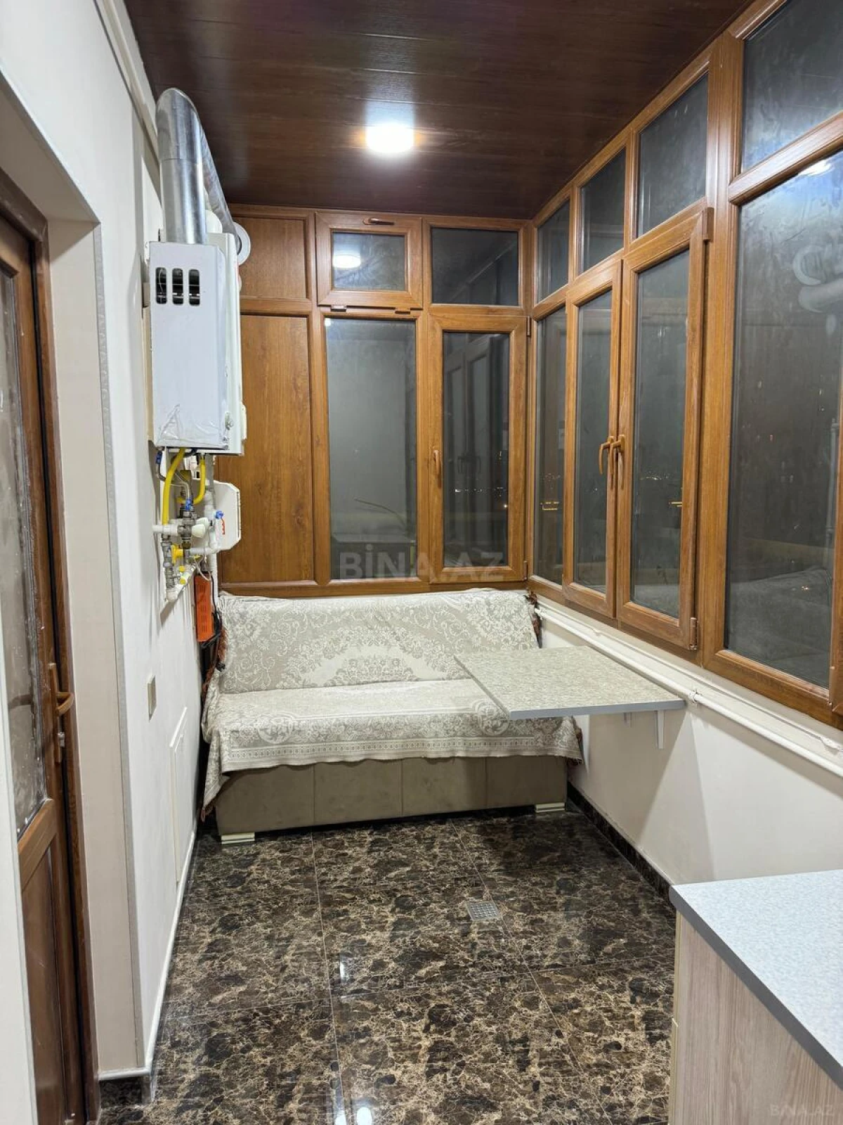 Satılır 4 otaqlı mənzil 145 m²