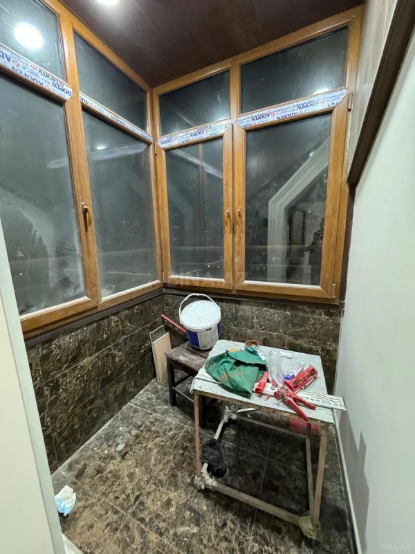 Satılır 4 otaqlı mənzil 145 m²