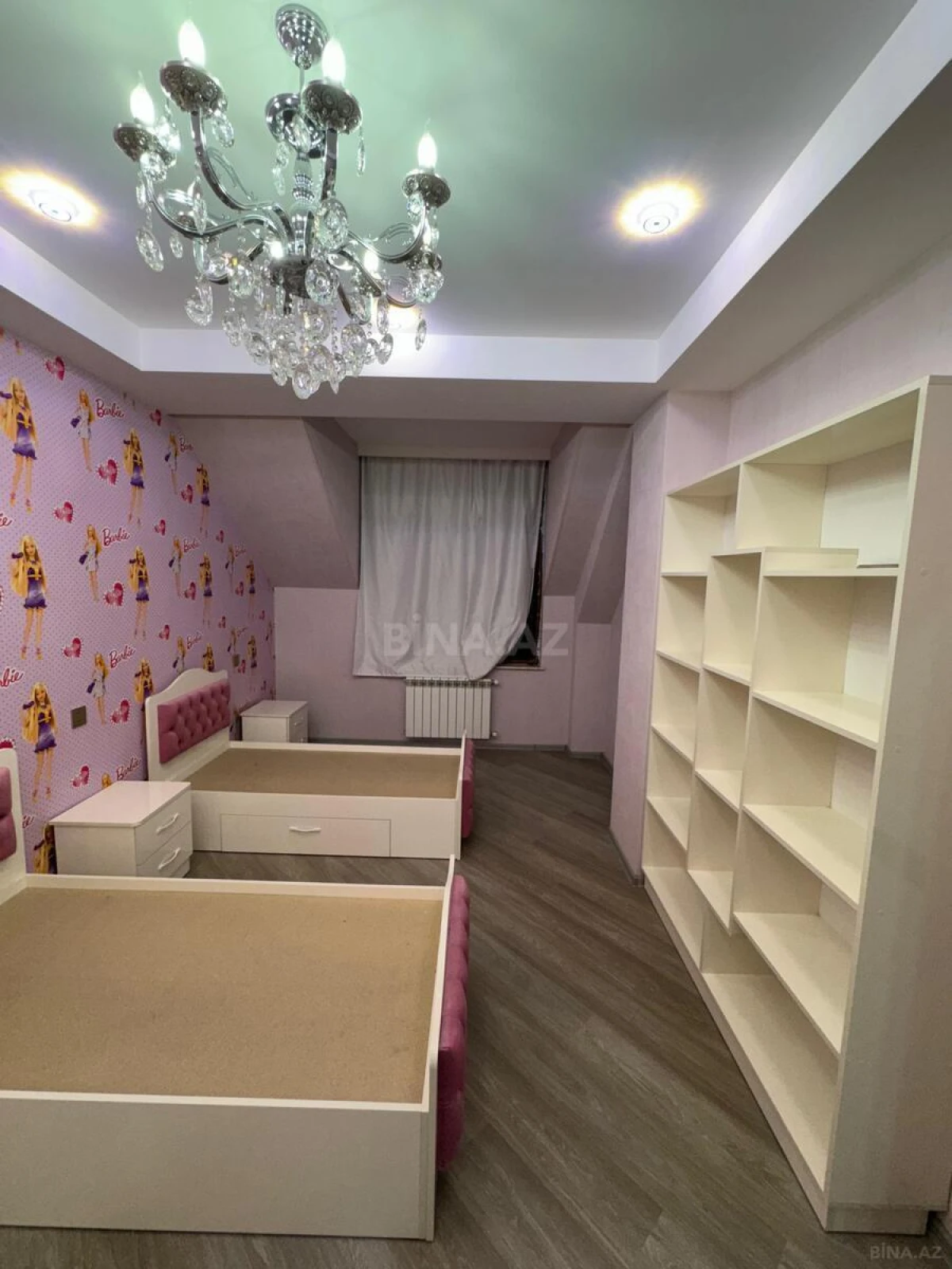 Satılır 4 otaqlı mənzil 145 m²