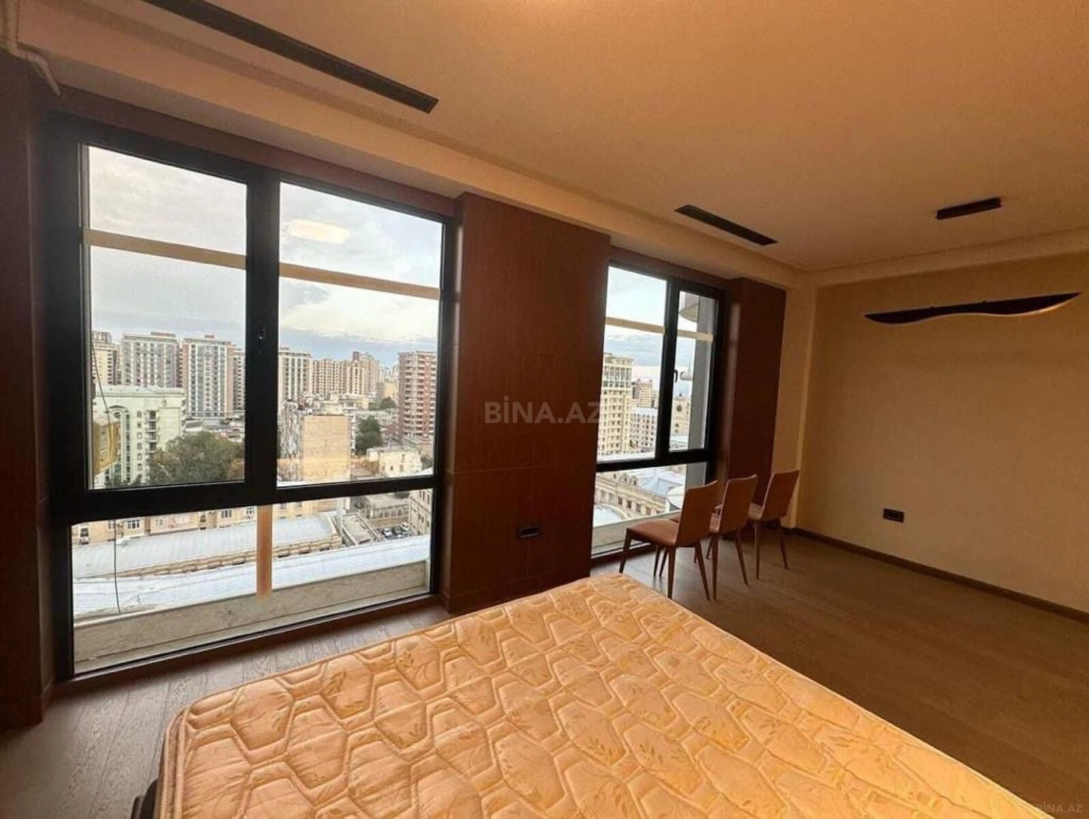 Satılır 2 otaqlı mənzil 58 m²