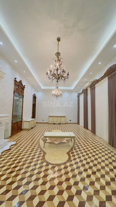 Satılır 5 otaqlı mənzil 250 m²