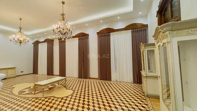 Satılır 5 otaqlı mənzil 250 m²