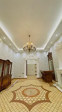 Satılır 5 otaqlı mənzil 250 m²