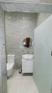 Satılır 5 otaqlı mənzil 250 m²