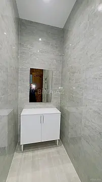 Satılır 5 otaqlı mənzil 250 m²