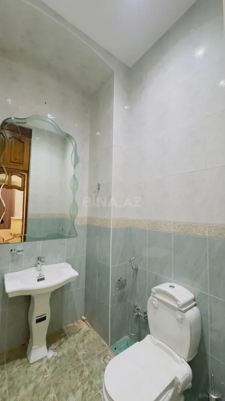 Satılır 5 otaqlı mənzil 250 m²