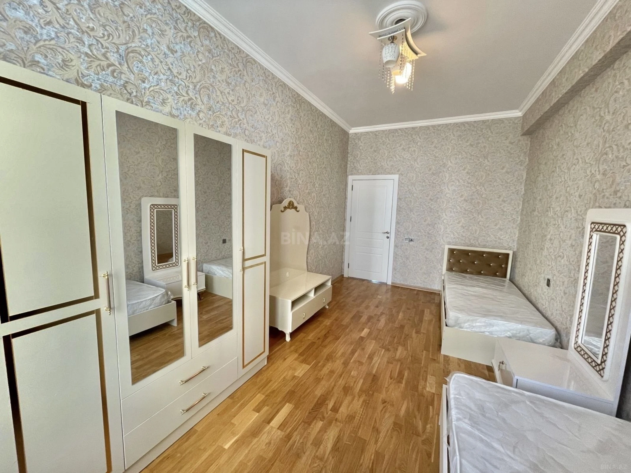 Kirayə verilir 3 otaqlı mənzil 110 m²