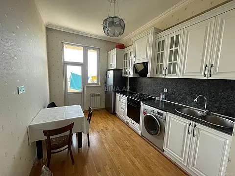 Kirayə verilir 3 otaqlı mənzil 110 m²