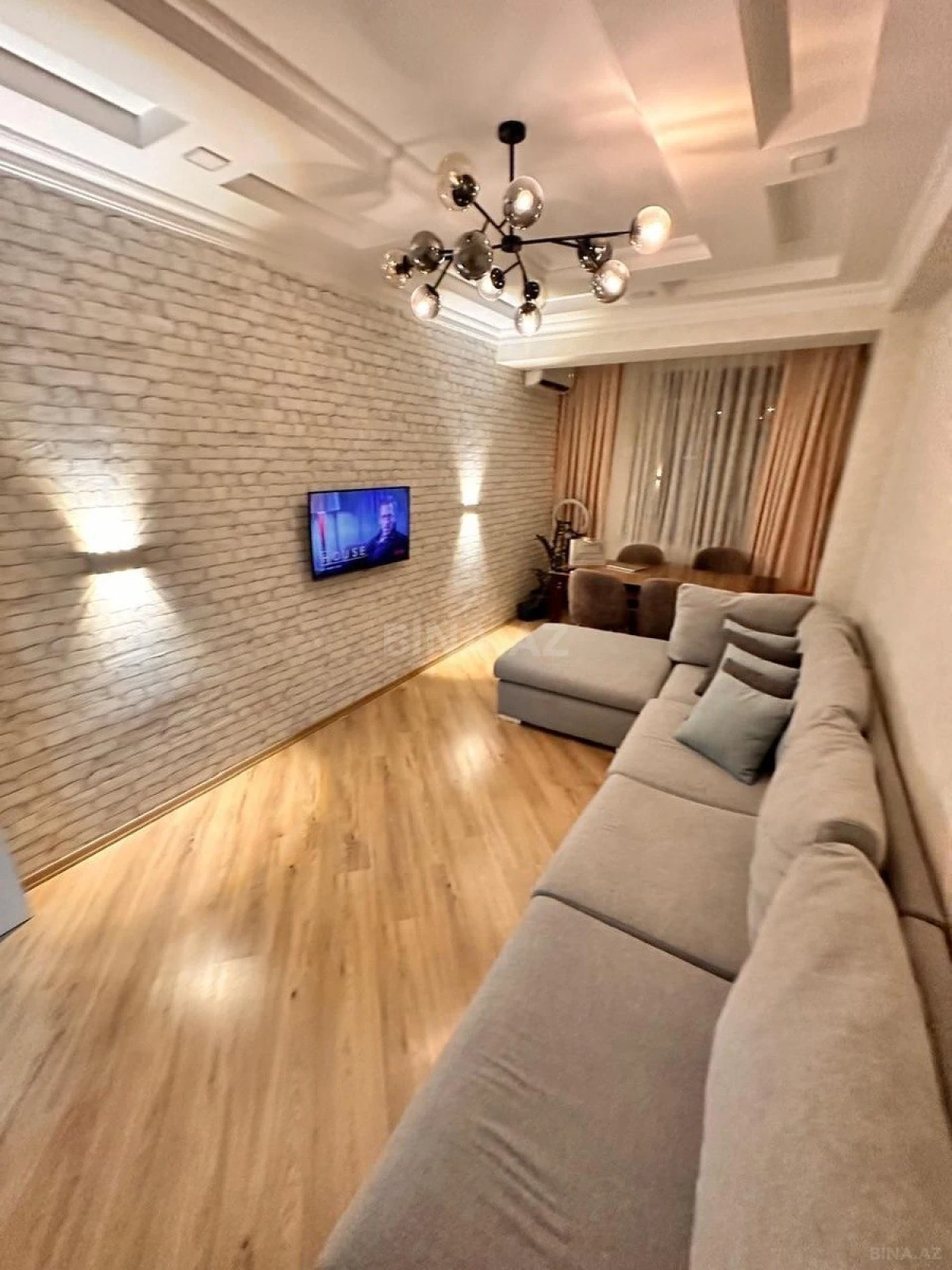 Kirayə verilir 2 otaqlı mənzil 100 m²