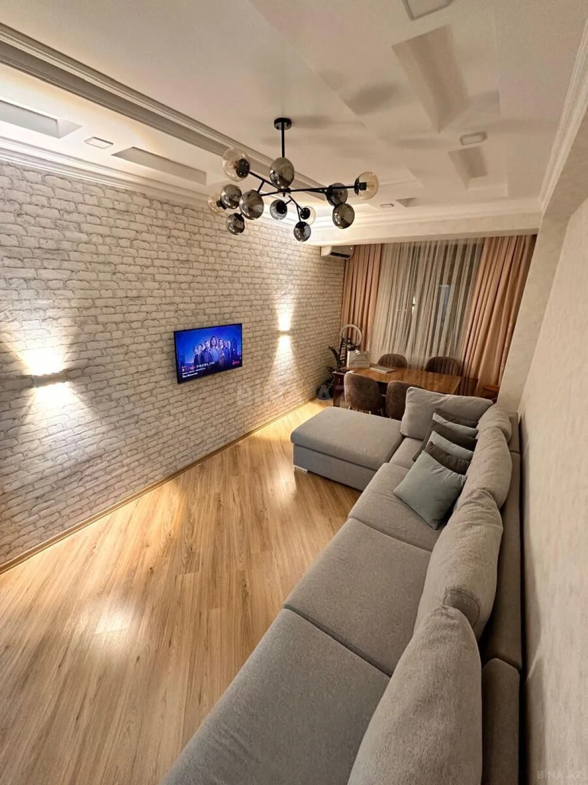 Kirayə verilir 2 otaqlı mənzil 100 m²
