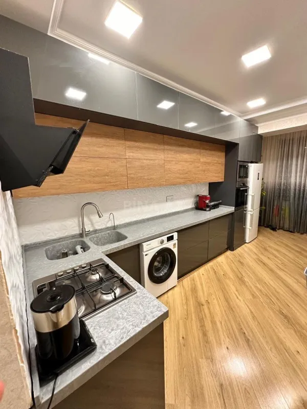 Kirayə verilir 2 otaqlı mənzil 100 m²