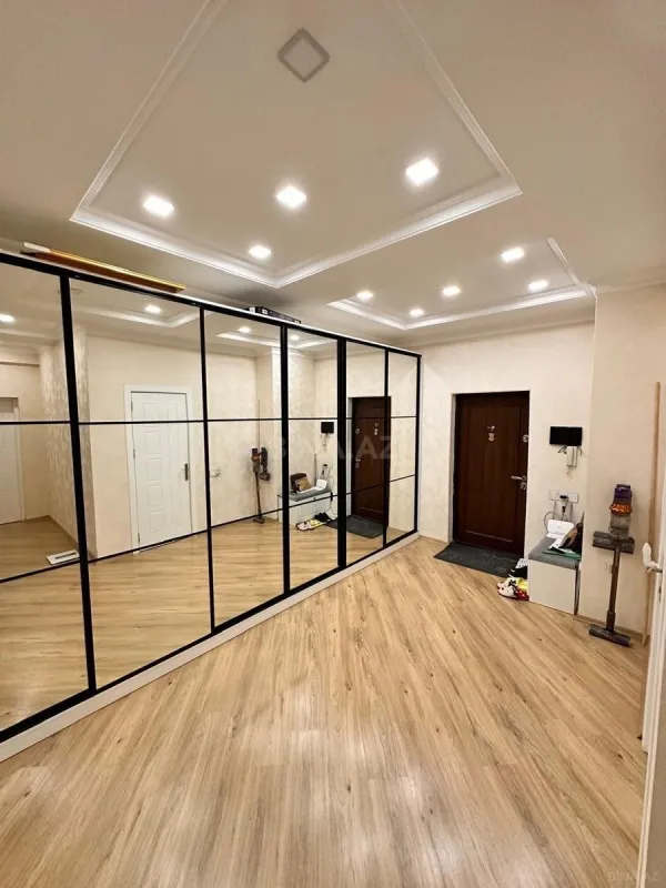 Kirayə verilir 2 otaqlı mənzil 100 m²